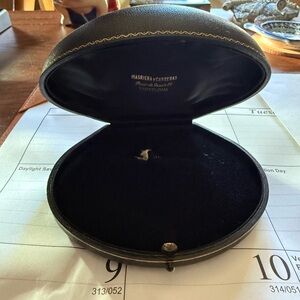Vintage Masriera y Carreras clamshell jewelry box